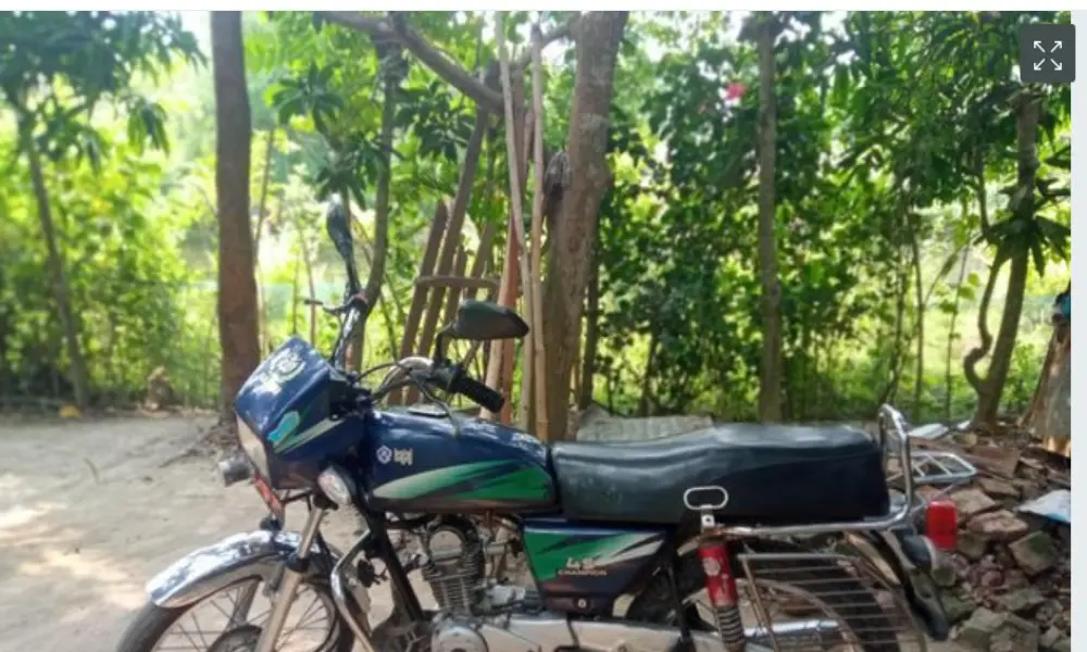 Bajaj Champion 2001