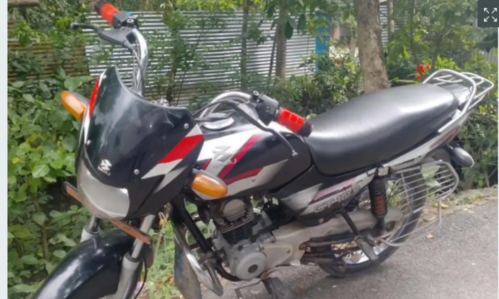 Bajaj CT 100 ` 2015