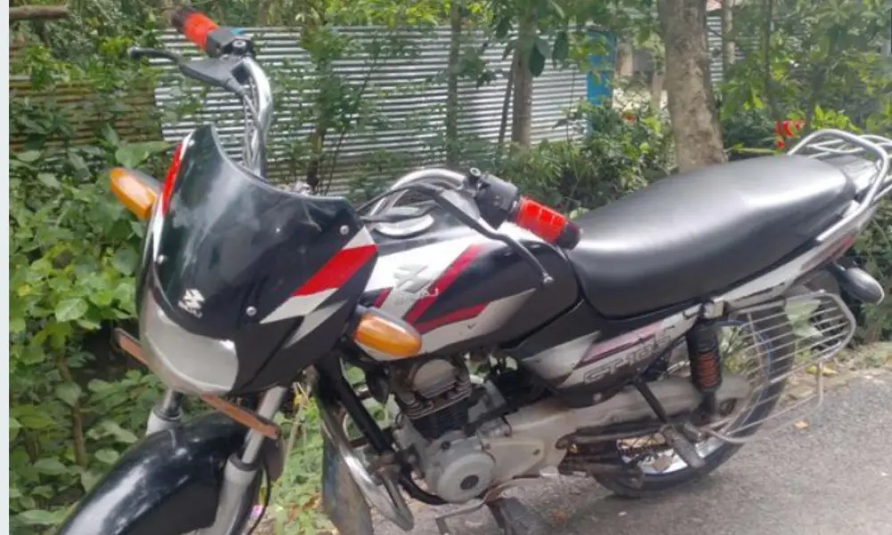 Bajaj CT 2015