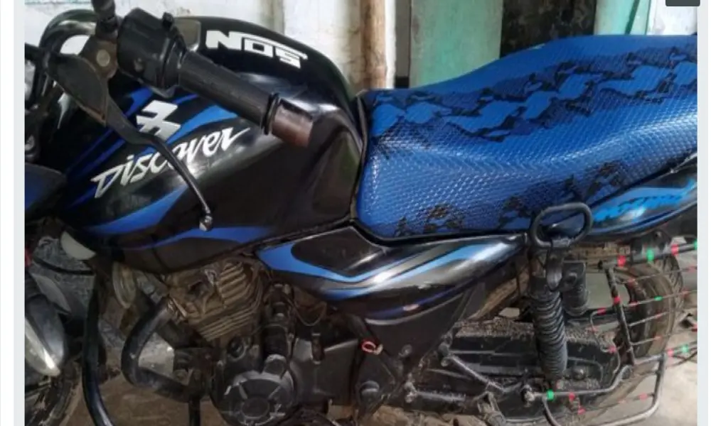 Bajaj Discover 150 . 2012