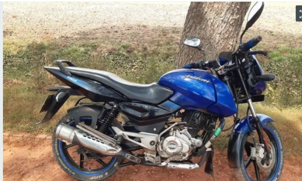 Bajaj Pulsar 150 . 2012