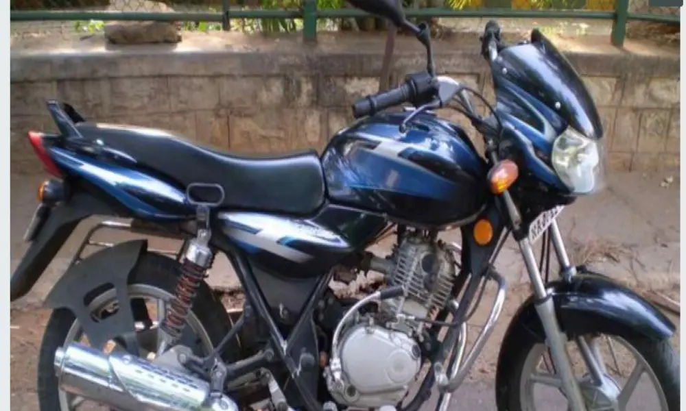 Bajaj r 125 . 2009