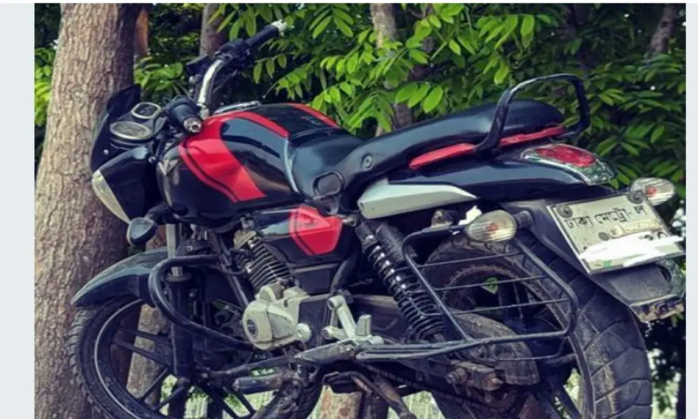 Bajaj V15 150 2018