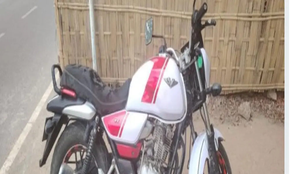 Bajaj V15 . 2017
