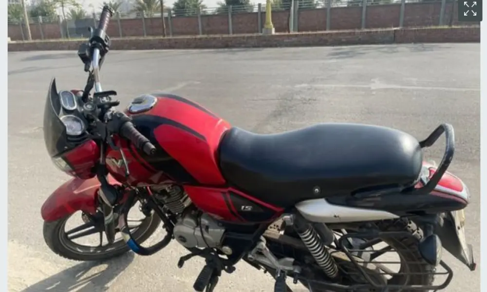 Bajaj V15 2017