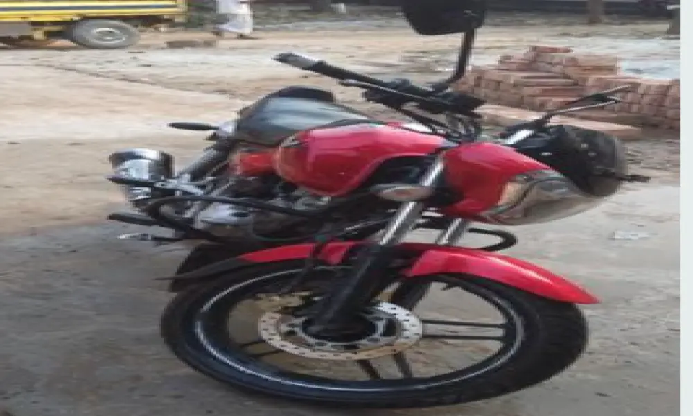 Bajaj V15 এডিশন 2017