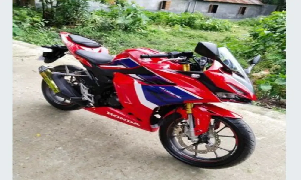 Honda CBR . 2022
