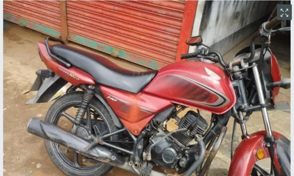 Honda Dream Neo Red 2015