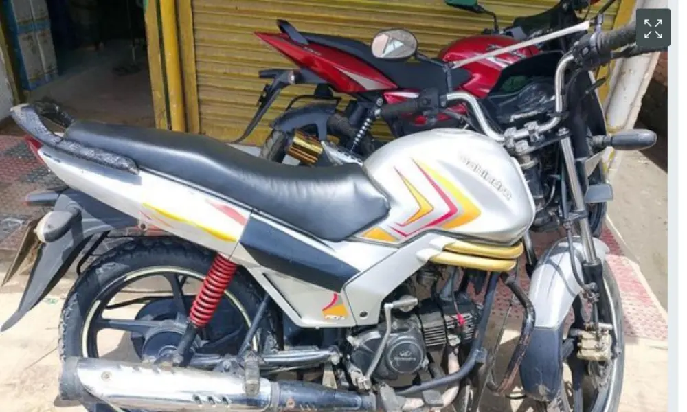 Mahindra Centuro . 2015