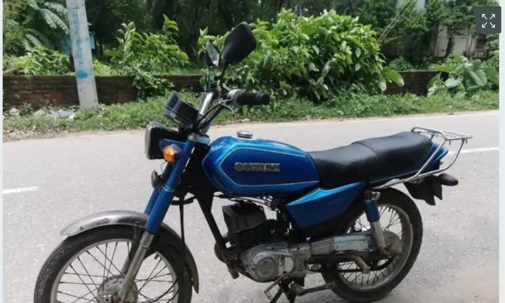 Suzuki AX4 2004