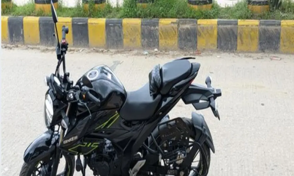 Suzuki Gixxer . 2025