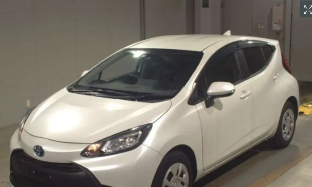 Toyota Aqua z 2021...