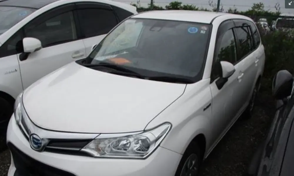 Toyota Fielder Hybrid x 2019