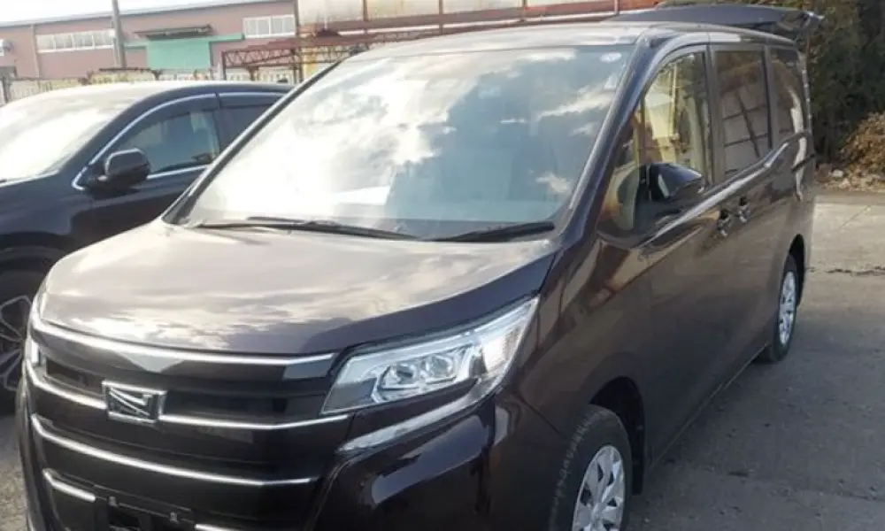 Toyota Noah NON HYBRID X WINE 4P 2020