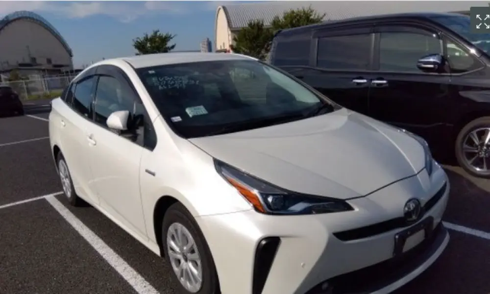 Toyota Prius s touring HYB pearl 2020