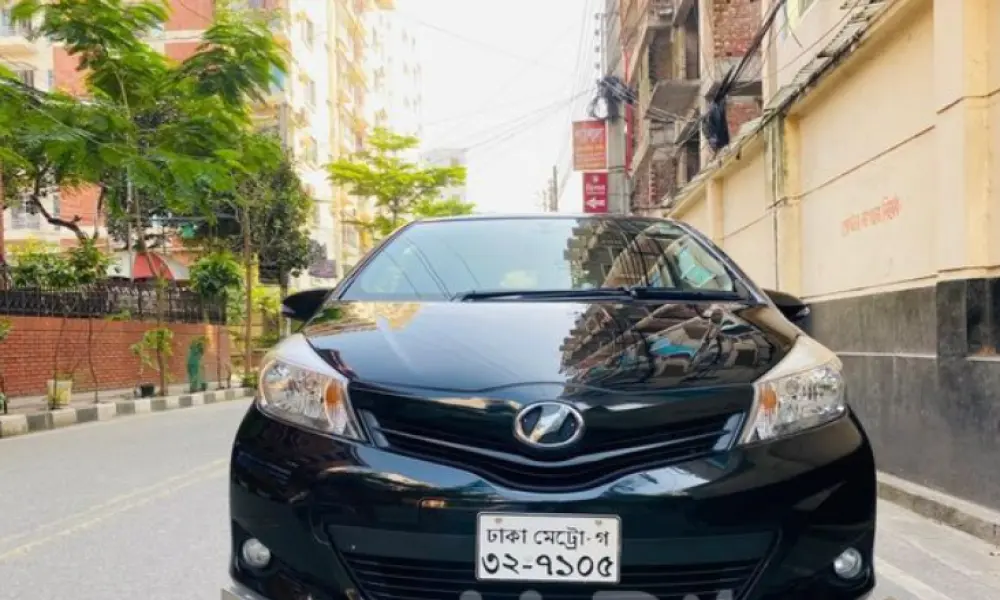 Toyota Vitz 2012