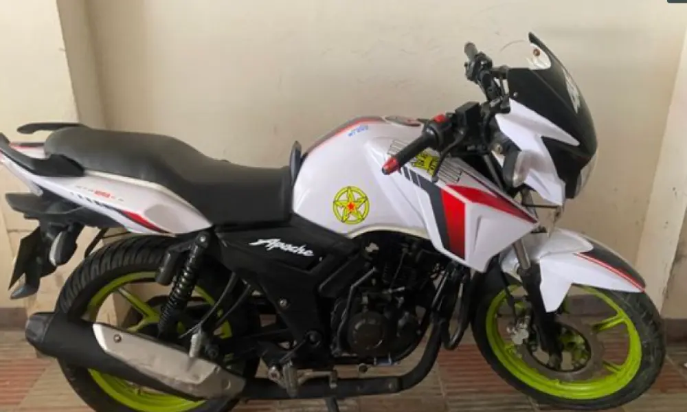 TVS APACHE RTR 150 . 2015