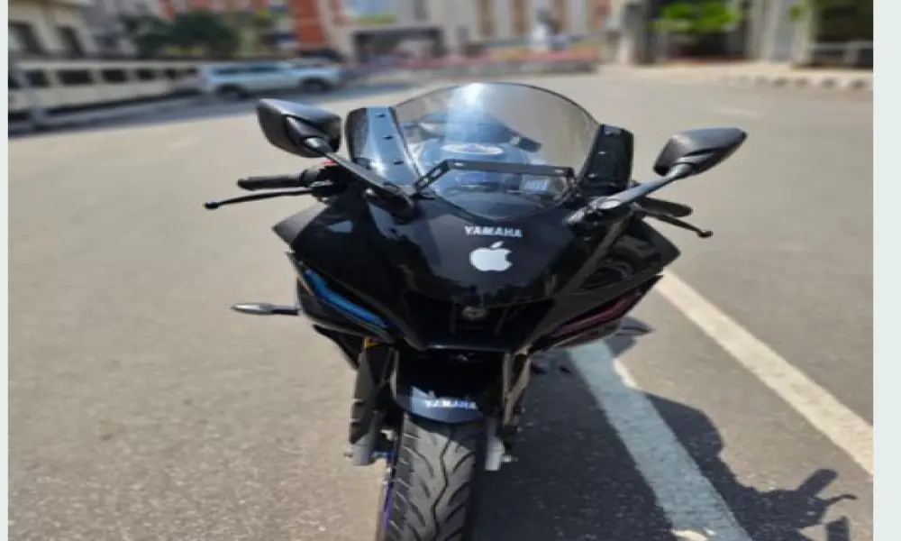 Yamaha R15 M Iconic Carbon BS7 2025